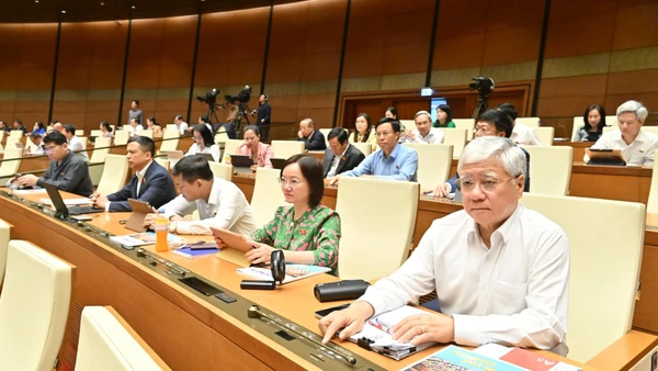 Quốc hội chốt tăng trưởng GDP năm 2026 phấn đấu từ 10% trở lên