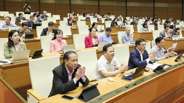 Quốc hội chốt 31/5 hằng năm là Ngày toàn dân tiết kiệm, chống lãng phí 