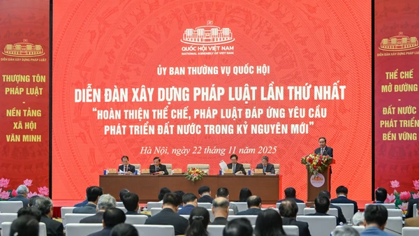 Quang cảnh Diễn đàn xây dựng pháp luật lần thứ nhất. (Ảnh: DUY LINH)