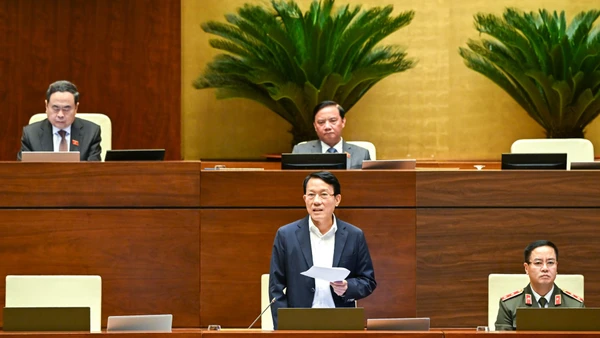 Bộ trưởng Công an lý giải về thu thập thông tin sinh trắc học người bị tạm giam