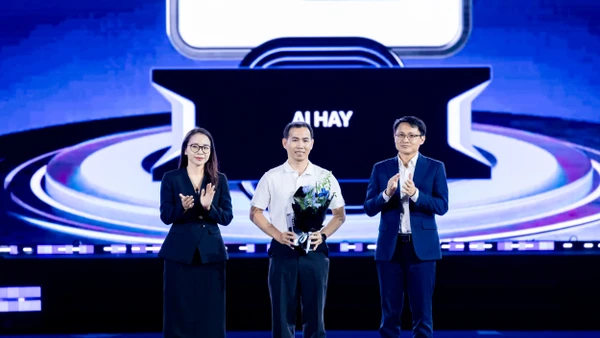 Ông Nguyễn Thọ Chương, Giám đốc Công nghệ AI Hay nhận giải thưởng "Sản phẩm công nghệ kiến tạo xu hướng" tại gala trao giải Better Choice Awards 2025 tối 3/10.