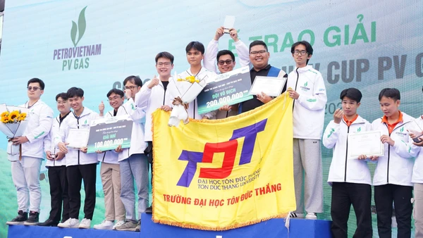 Đội SKY VISION - Trường Đại học Tôn Đức Thắng giành giải Nhất Cuộc thi Sáng tạo UAV 2025