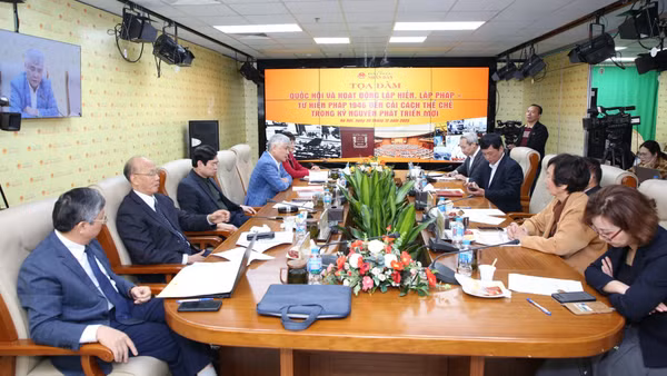 Quang cảnh tọa đàm.