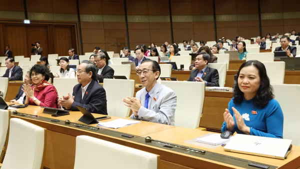 Quốc hội chấp thuận chủ trương đầu tư dự án đường bộ cao tốc Vinh-Thanh Thủy