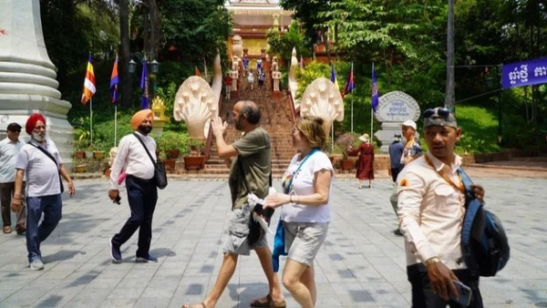 Lễ hội văn hóa truyền thống Campuchia hấp dẫn khách du lịch quốc tế. (Ảnh: NGUYỄN HIỆP)