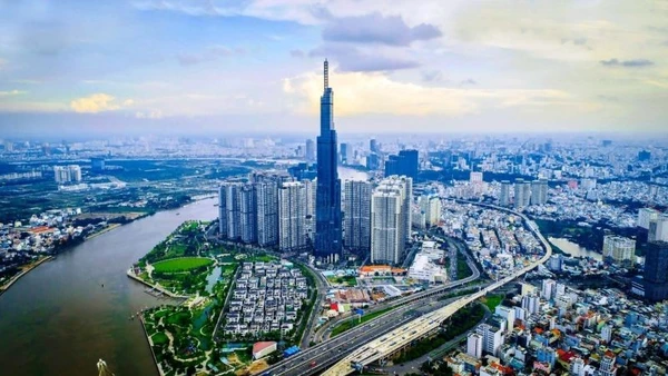 Thành phố Hồ Chí Minh mở rộng khẳng định vị thế là tâm điểm thị trường khi chiếm tới 50% tổng lượng quan tâm đến bất động sản toàn quốc.