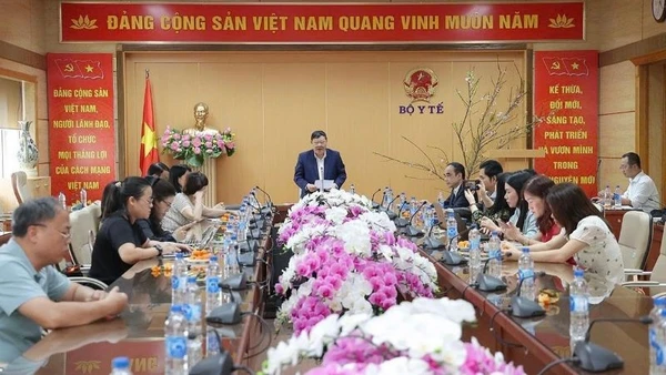 Đại diện Hội đồng Y khoa Quốc gia trao đổi với các cơ quan báo chí.