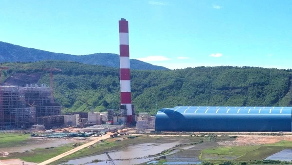 Nhà máy nhiệt điện Quảng Trạch I thuộc Trung tâm điện lực Quảng Trạch đạt tiến độ đạt 97%, chuẩn bị hòa lưới Tổ máy 1 trong tháng 12 này. 