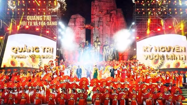 Chương trình nghệ thuật đặc biệt: “Quảng Trị - Hội tụ và tỏa sáng" tại điểm cầu Đồng Hới.