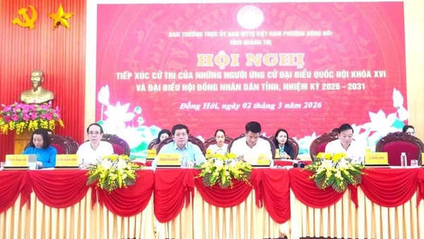 Các ứng cử viên đại biểu Quốc hội khóa XVI và đại biểu Hội đồng nhân dân tỉnh Quảng Trị nhiệm kỳ 2026-2031 tại phường Đồng Hới (Ảnh: NM)