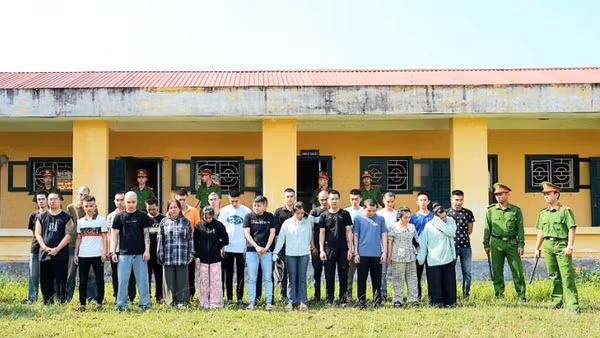 Nhóm đối tượng lừa đảo, chiếm đoạt tài sản trên không gian mạng bị Công an tỉnh Quảng Trị bắt giữ.