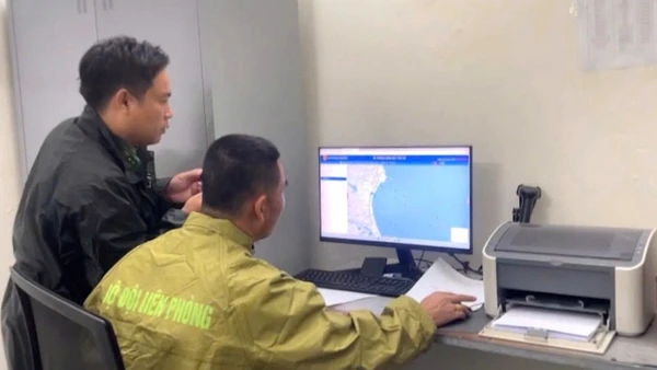 Các Đồn Biên phòng tuyến biển Quảng Trị quản lý, nắm bắt vị trí tàu cá hoạt động trên biển thông qua thiết bị VMS.