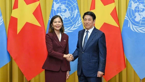 Chủ tịch nước Lương Cường và bà Pauline Tamesis, Điều phối viên thường trú Liên hợp quốc tại buổi tiếp. (Ảnh: THUỶ NGUYÊN)
