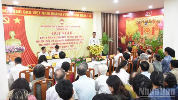 Đồng chí Lê Ngọc Quang phát biểu tại hội nghị. (Ảnh: ANH ĐÀO)