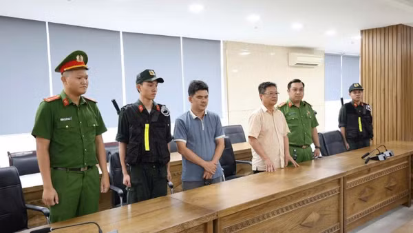 Công an Đà Nẵng ra Quyết định khởi tố vụ án, khởi tố bị can, bắt tạm giam đối với 2 đối tượng Nguyễn Tiến Trãi, Nguyễn Anh Tuấn. (Ảnh: Công an cung cấp)