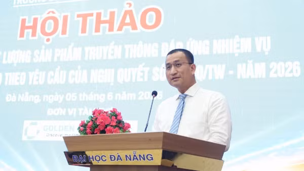 Phó Giáo sư, Tiến sĩ Nguyễn Lê Hùng, Hiệu trưởng Trường đại học Sư phạm kỹ thuật, Đại học Đà Nẵng, phát biểu tại hội thảo.
