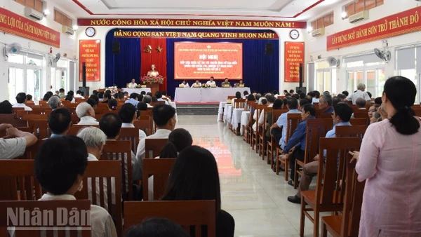 Cử tri Đà Nẵng gửi gắm nhiều tâm huyết đối với các ứng cử viên. (Ảnh: ANH ĐÀO)