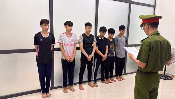 Nhóm đối tượng bị khởi tố, bắt tạm giam vì hành vi “Gây rối trật tự công cộng”. (Ảnh: Công an cung cấp)