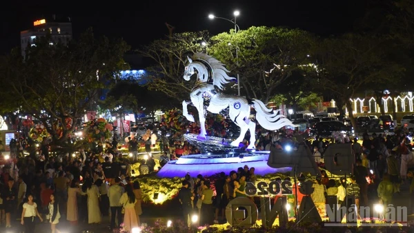 Ngành du lịch Đà Nẵng giữ vững đà tăng trưởng. (Ảnh: ANH ĐÀO)