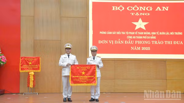 Phòng Cảnh sát Kinh tế, Công an thành phố Đà Nẵng là đơn vị dẫn đầu phong trào thi đua toàn quốc năm 2025. (Ảnh: ANH ĐÀO)