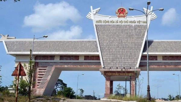 Cửa khẩu Nam Giang, thành phố Đà Nẵng.