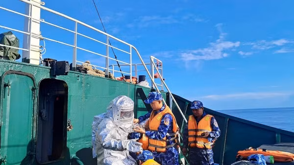 Cán bộ, chiến sĩ các tàu Hải đoàn 21 tổ chức huấn luyện các nội dung để tham gia hội thi-hội thao. (Ảnh: VĂN THƯỜNG) 