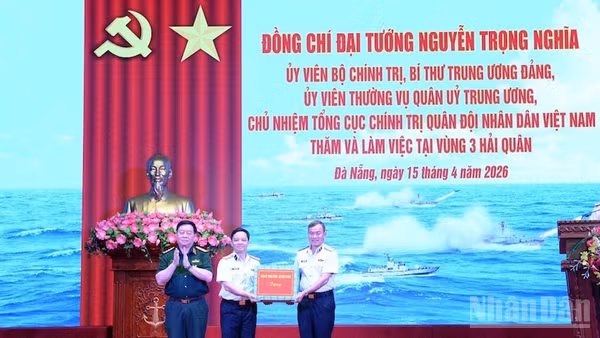 Đại tướng Nguyễn Trọng Nghĩa thăm, làm việc với Bộ tư lệnh Vùng 3 Hải quân.