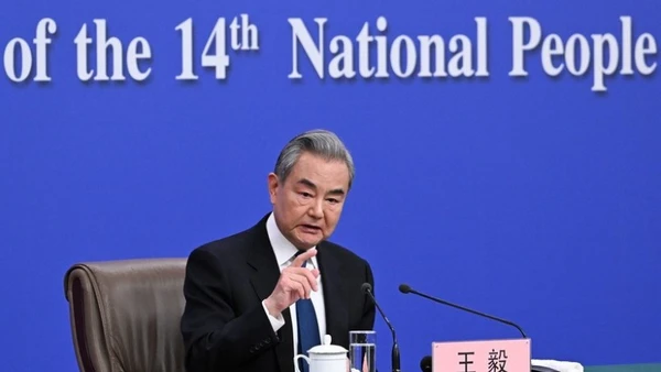 Bộ trưởng Ngoại giao Trung Quốc Vương Nghị phát biểu tại cuộc họp báo bên lề Kỳ họp thứ tư Đại hội Đại biểu Nhân dân toàn quốc Trung Quốc ở Bắc Kinh. (Ảnh: THX/TTXVN)