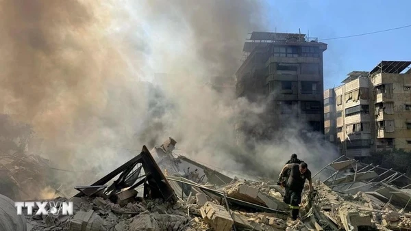 Quân đội Israel tấn công các mục tiêu của Hezbollah tại thủ đô Beirut của Liban. (Ảnh: THX/TTXVN)