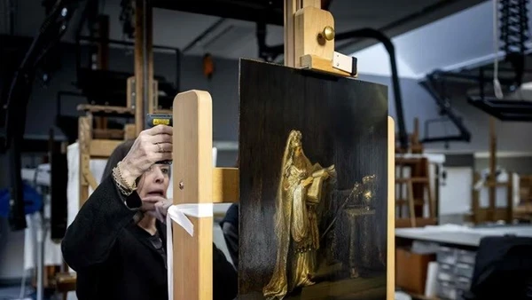 Tác phẩm mới được phát hiện của họa sĩ người Hà Lan Rembrandt van Rijn mang tên “Vision of Zacharias in the Temple”. (Ảnh: AFP)