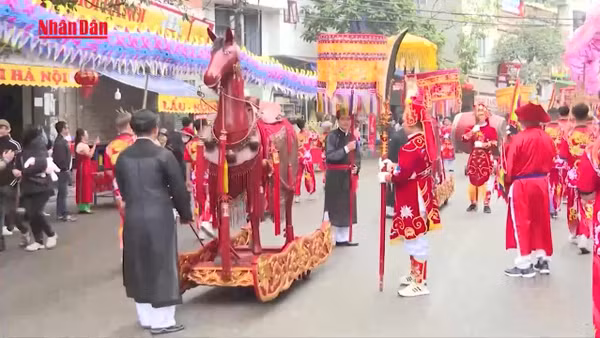 [Video] Độc đáo điệu múa “Con đĩ đánh bồng” trong lễ hội làng Triều Khúc