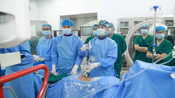 [Video] Hồi phục “thần tốc” chỉ sau 3 giờ mổ thoát vị đĩa đệm 