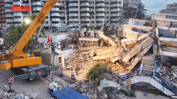 [Video] Đoàn Quân đội nhân dân Việt Nam đưa 54 thi thể nạn nhân động đất ra khỏi đống đổ nát tại Venezuela