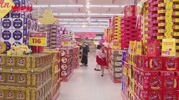 [Video] Người tiêu dùng cân nhắc chi tiêu dịp Tết