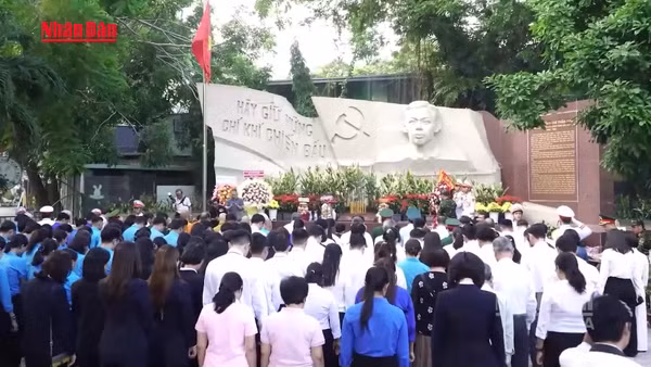 [Video] Đoàn đại biểu Ủy ban MTTQ Việt Nam Thành phố Hồ Chí Minh dâng hương tri ân các Anh hùng liệt sĩ