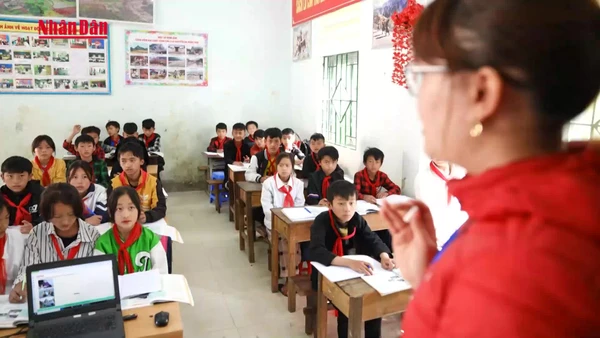 [Video] Đề xuất hỗ trợ học sinh nội trú vùng biên 1,17 triệu đồng tiền ăn mỗi tháng