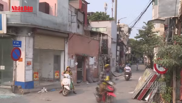 [Video] Đẩy nhanh tiến độ giải phóng mặt bằng dự án cầu Tứ Liên (Hà Nội) 