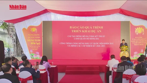 [Video] Gắn biển công trình cải tạo hạ tầng, cảnh quan hồ Đống Đa