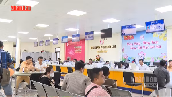 [Video] Từ ngày 8/6, người dân có thể nhận đăng ký xe điện tử qua VNeID
