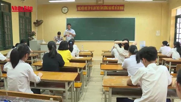 [Video] Tuyển sinh lớp 10 ở Hà Nội: Dự kiến bỏ chia khu vực, thí sinh được đăng ký 3 nguyện vọng