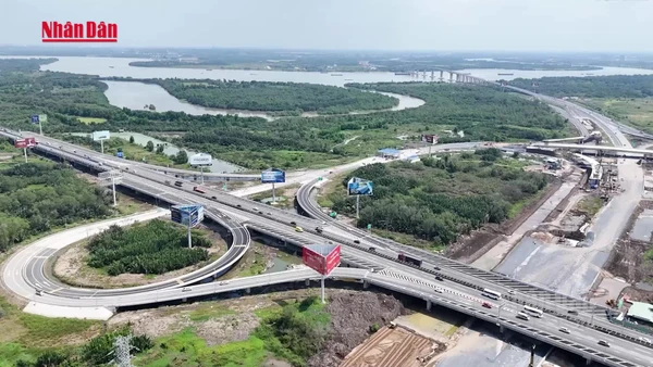 [Video] Yêu cầu báo kết quả xử lý vụ thi công lại tường chắn ở vành đai 3 TP Hồ Chí Minh trước 12/3