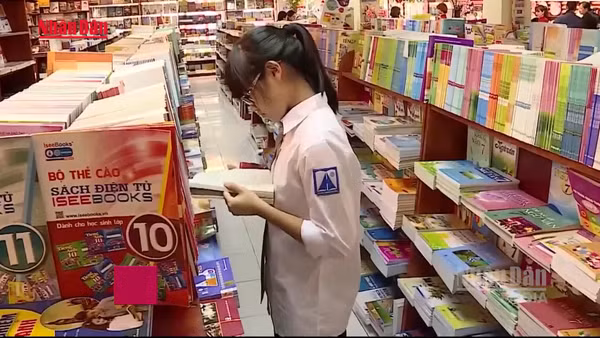 [Video] Dự kiến miễn phí sách giáo khoa toàn quốc từ năm học 2029-2030