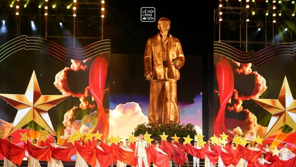 Hình ảnh trong chương trình khai mạc Lễ hội Làng Sen năm 2025. (Nguồn: Fanpage Lễ hội Làng Sen)