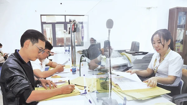 Được cán bộ tỉnh tăng cường hỗ trợ, đội ngũ cán bộ cơ sở đảm nhiệm công việc tốt hơn.