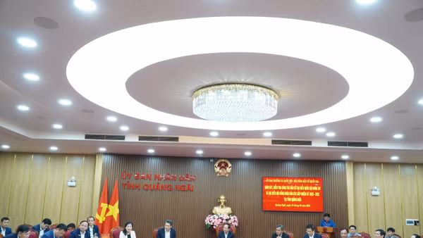 Quang cảnh cuộc làm việc.