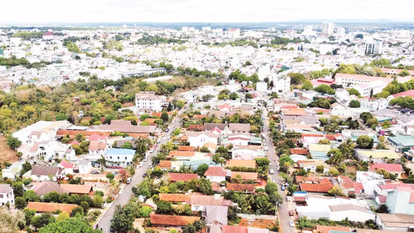 Buôn trong phố Ako Dhong (phường Buôn Ma Thuột, Đắk Lắk).