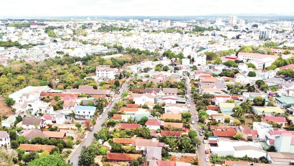 Buôn trong phố Ako Dhong (phường Buôn Ma Thuột, Đắk Lắk).