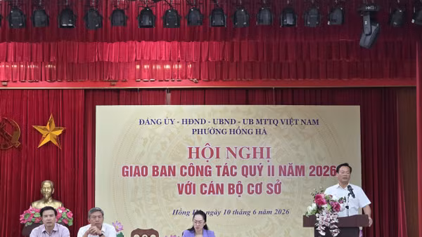 Hàng loạt hội nghị liên quan tới giải phóng mặt bằng và ổn định đời sống cho người dân liên tục được phường Hồng Hà tổ chức thời gian qua.