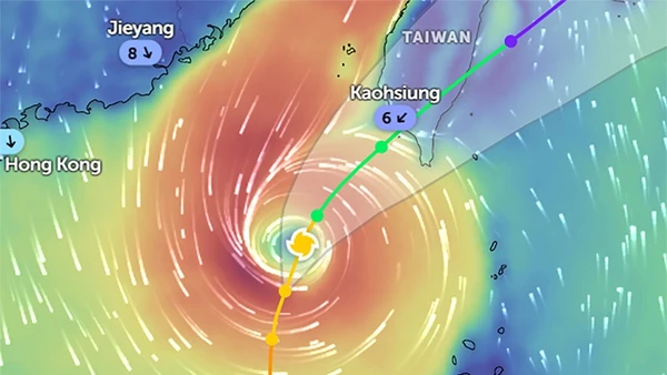 Vị trí bão số 14 lúc 20 giờ 15 phút ngày 11/11. (Ảnh Zoom Earth)