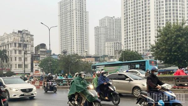 Dự báo khu vực Hà Nội có mưa vài nơi, sáng sớm có sương mù nhẹ. (Ảnh: Đ.T)